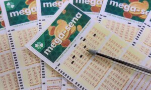 mega-sena-acumula-e-proximo-sorteio-pode-pagar-r-37-milhoes.jpg