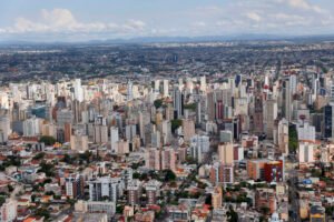 Imagens aéreas de Curitiba e região metropolitana - Campo Largo - BR 277 - Rodovia do Café - Represa do Passaúna - bairros Bigorrilho, Champagnat, Agua Verde, Batel, Centro Civico, Centro, Bacacheri, Alto da Glória, Alto da XV, Juveve, Cabral. Parque